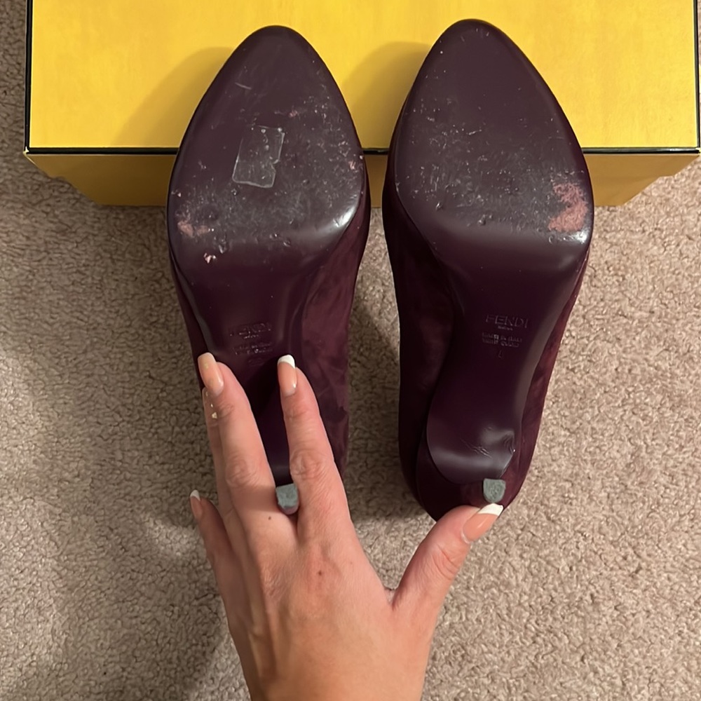 Preloved Fendi Pumps View 2